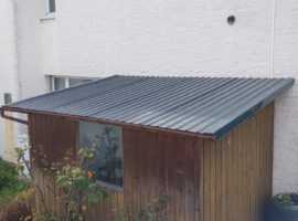 Réparation d'une toiture à Ittigen